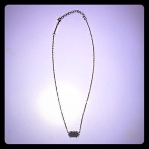 White sparkly Kendra scott necklace